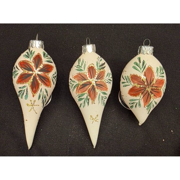 Vintage Christmas Classics Commodore Hand Decorated Poinsettia Glass Ornaments - Picture 10 of 16
